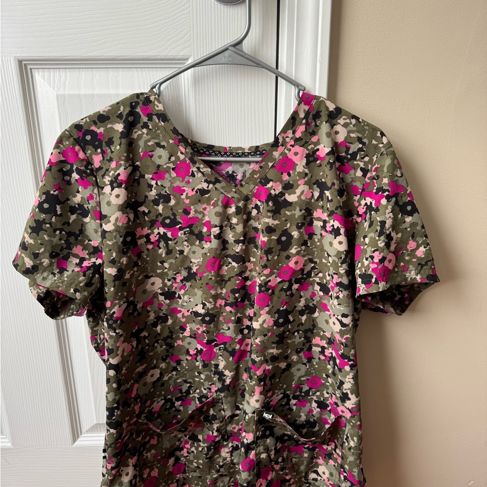 Koi Women's Floral Camouflage Top - Pink and Green